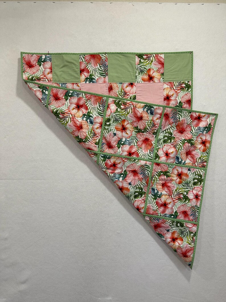 Tropische Hibiskus-Wurfdecke: Rosa salbeigrüne Baumwolldecke, 46.5x35 Bild 10