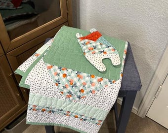 Handgemaakte babyquilt, vierkant in vierkant patroon, mintgroene katoenen wiegdeken, gratis gewatteerde beer, babyshowercadeau, uniek