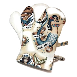 Handmade Oven Mitts Set of 2 Mermaid pinups  BBQ Mitts