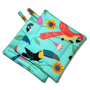 Quilted Pot Holders Tropical Birds , set of 2, Alexander Henry, Green image 2