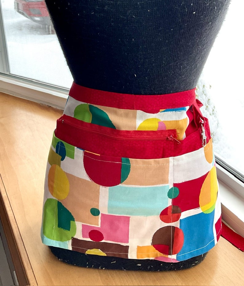 Handmade Vendor Server Apron, 8 Pockets, Modern Kitchen Red Geometric, Zipper image 2