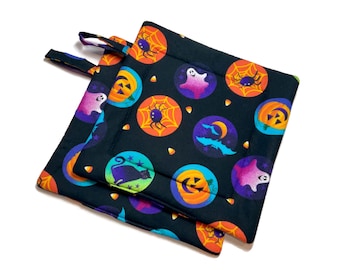 Handmade Quilted Pot Holders , Set of 2 , Black, Halloween, ghosts, cats, pumpkins