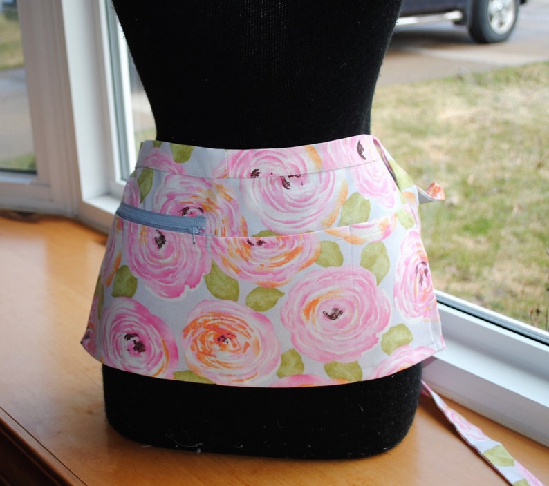 Vendor Server Apron, Pink Roses, cotton Twill image 1