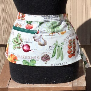 Zipper Vendor/Server Apron, Vegetables Cotton Twill, 3 Pockets