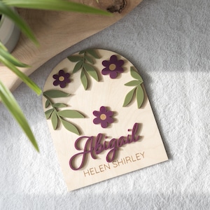 Enseigne de révélation de prénom marguerite, carte d'étape importante pour bébé, panneau d'annonce de nom, nom de bébé fille, cadeau de baby shower pour maman, nom d'hôpital