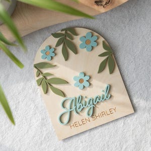 Enseigne de révélation de prénom marguerite, carte d'étape importante pour bébé, panneau d'annonce de nom, nom de bébé fille, cadeau de baby shower pour maman, nom d'hôpital