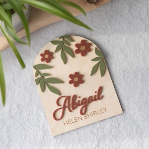 Enseigne de révélation de prénom marguerite, carte d'étape importante pour bébé, panneau d'annonce de nom, nom de bébé fille, cadeau de baby shower pour maman, nom d'hôpital