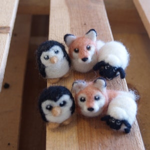 Two Little Foxes Needle Felting Kit image 6