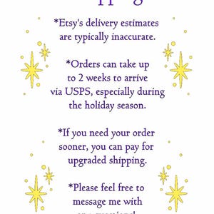 Pode incluir: Uma imagem de texto com um cabe&ccedil;alho roxo que diz "Shipping". O texto abaixo do cabe&ccedil;alho fornece informa&ccedil;&otilde;es sobre os tempos e as op&ccedil;&otilde;es de envio. O texto &eacute; rodeado por estrelas amarelas.