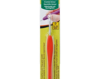 Clover Amour Aluminum Crochet Hook with Rubber Easy Comfort Handle Size D Hook 3.25mm