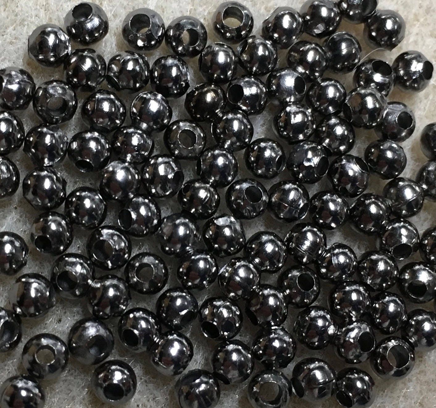 Spacer Beads - 300 pcs - 5mm Electroplated Gunmetal Dark Silver Plasti –  Delish Beads