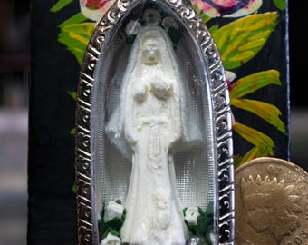 Santa Muerte Blanca/White Robe Loaded Amulet