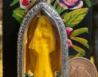 Santa Muerte Amarilla/Yellow Robe Loaded Amulet