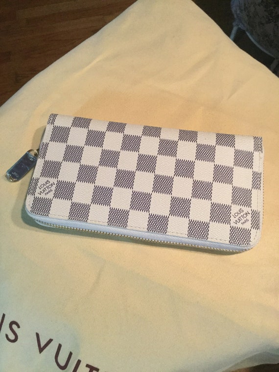 white checkered lv wallet