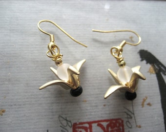 japanese origami crane earrings gold by cra1nes on etsy