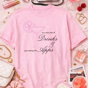 Benutzerdefinierte Trendy Drinks & Apps T-Shirt