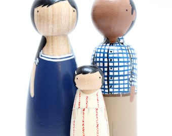 Personalized Custom Family Portrait of 3 // Anniversary Gifts Couple //  Unique Family Portrait // Wooden Peg Dolls