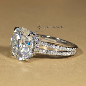 Flawless 6CT Round Cut Moissanite Ring Split Shank Invisible Halo Engagement Ring Elegant Promise Ring Eternity Band Wedding Ring For Her