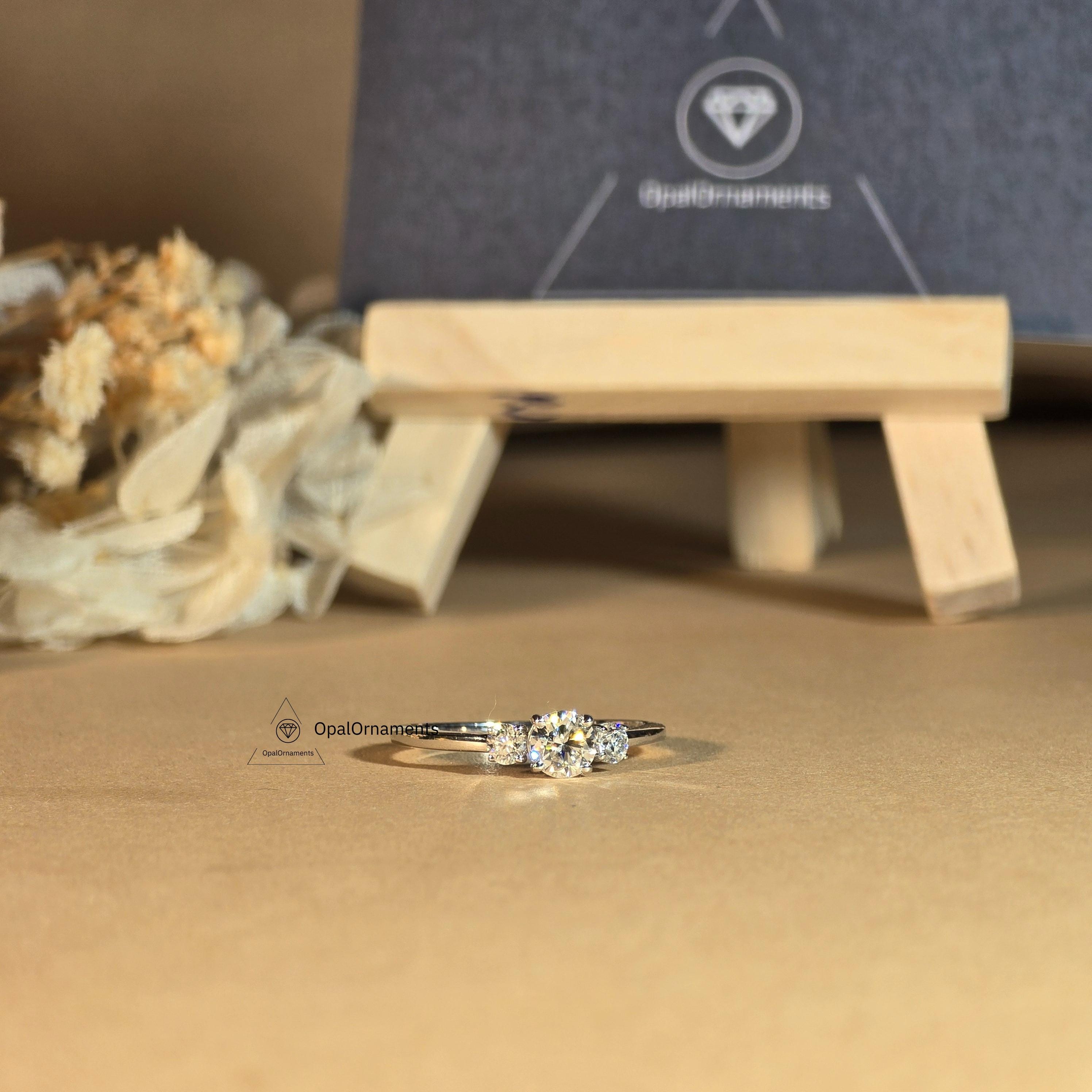 Three Stone 0.25CT/.050CT/0.75CT Brilliant Round Cut Lab Grown Diamond ...