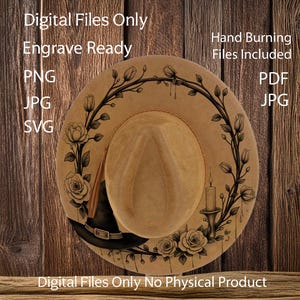 Puede incluir: Un sombrero beige con un diseño de sombrero de bruja negro y detalles florales. El sombrero está rodeado por una corona floral y una vela. El texto en la imagen dice "Digital Files Only Engrave Ready PNG JPG SVG" y "Hand Burning Files Included PDF JPG".