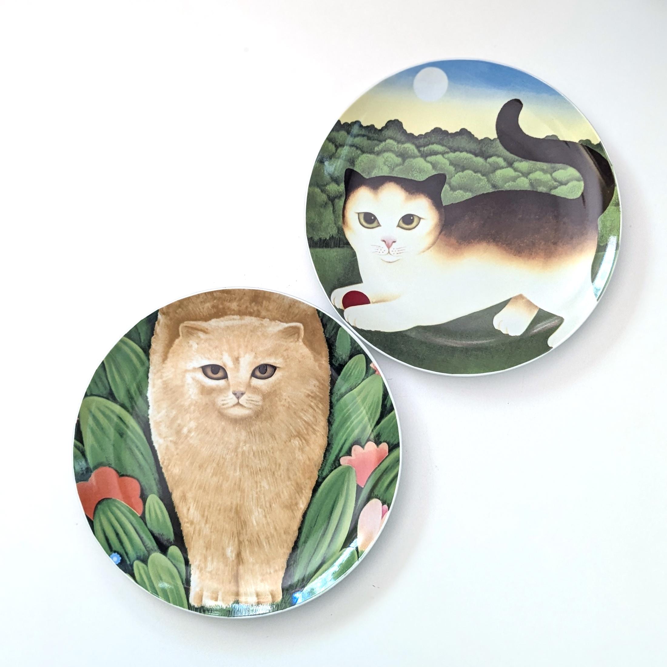 マーティン・レーマンの猫の絵のプレート、1980年代の装飾用ペア、9.25