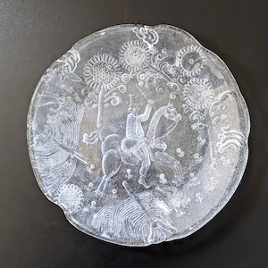 Kosta Boda “Dalom” Horse & Rider Plate by Goran Warff, 10&quot; Swedish Art Glass, Mid-Century Scandinavian Decor