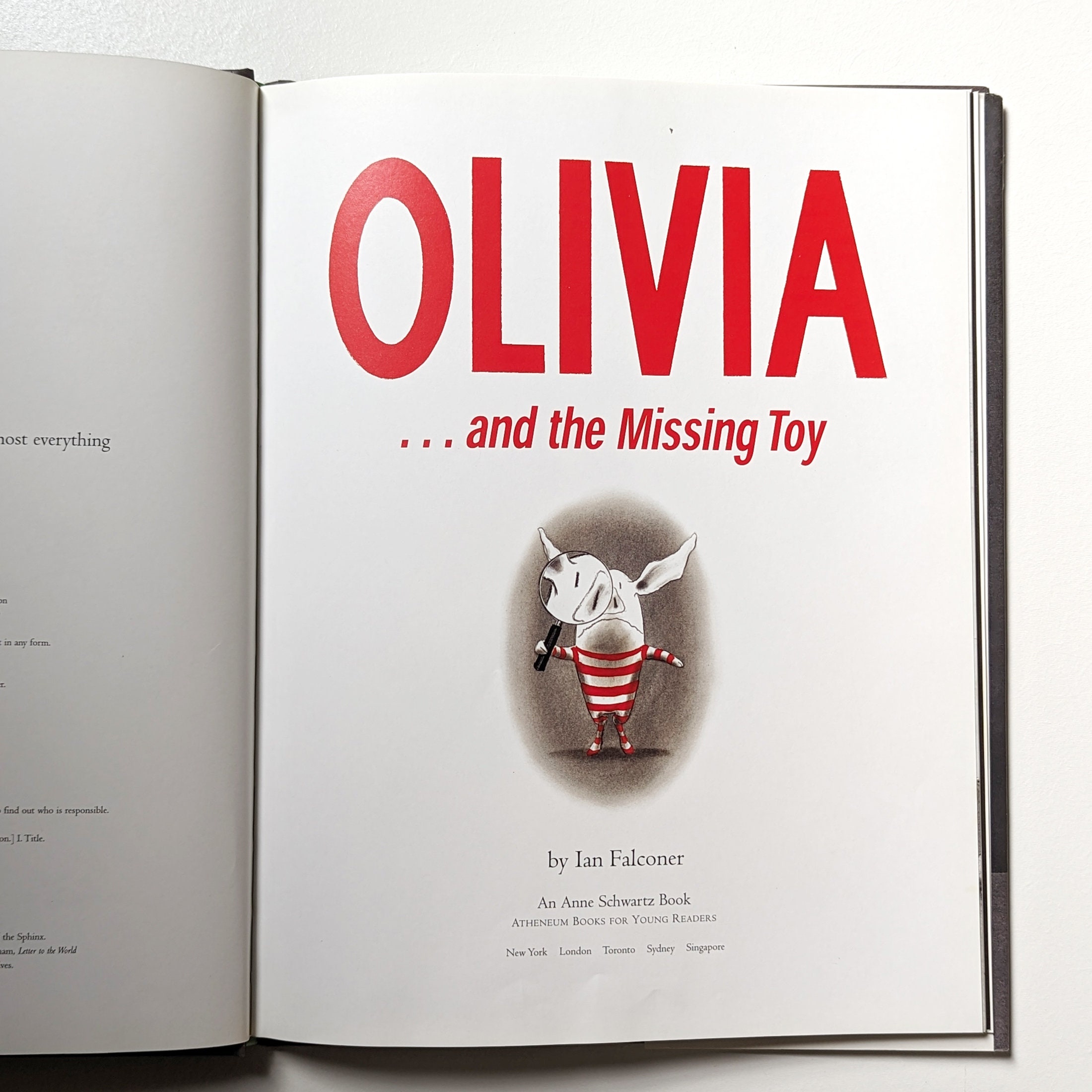 洋書 Olivia... und das verlorene Kuscheltier Olivia . . . and the Missing Toy (Hardcover) - Walmart.com