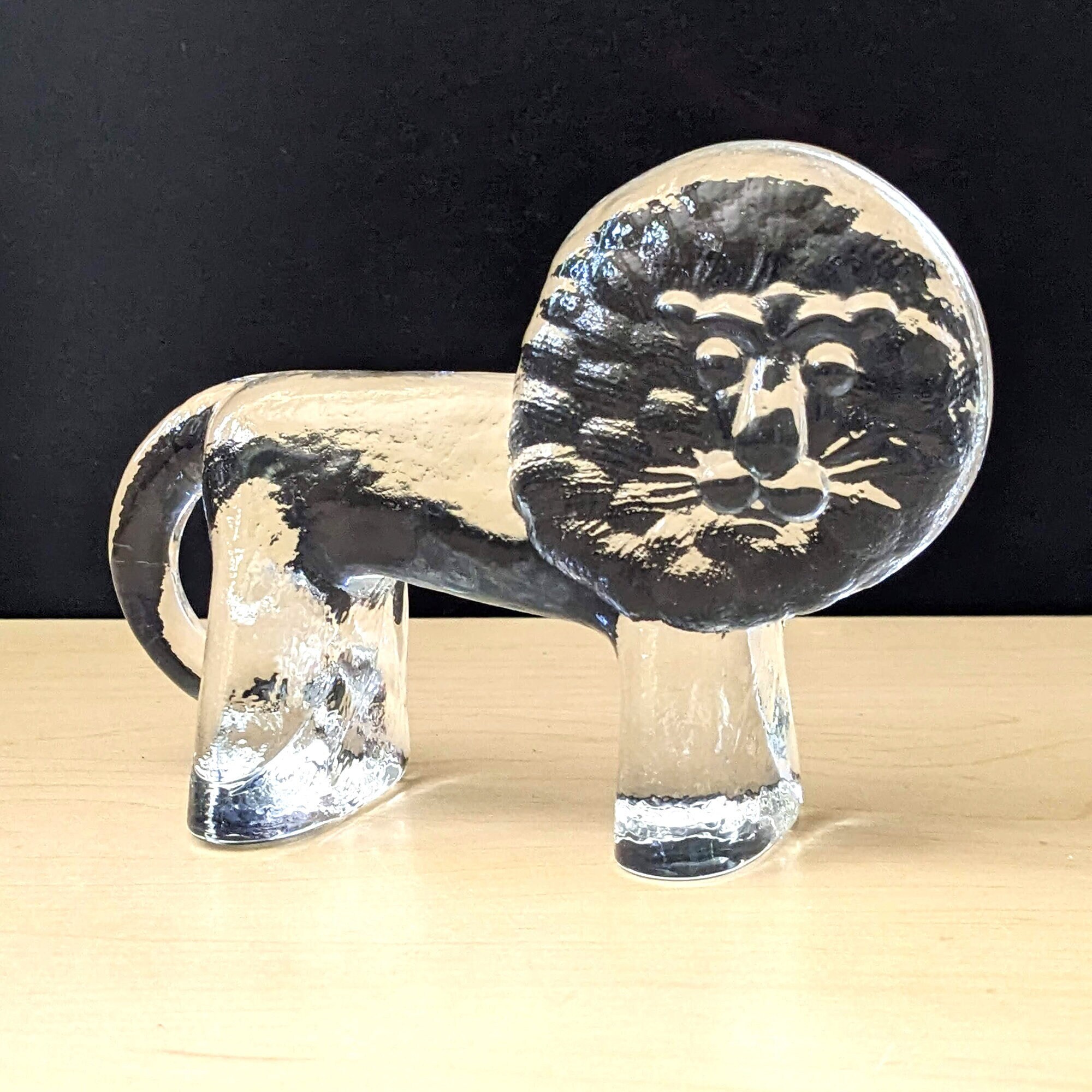 Kosta Boda Crystal Lion Paperweight, 1970s Bertil Vallien Zoo