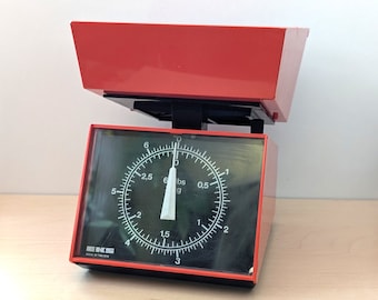 Báscula de cocina sueca EKS de la era espacial de los años 70 en un alegre color naranja