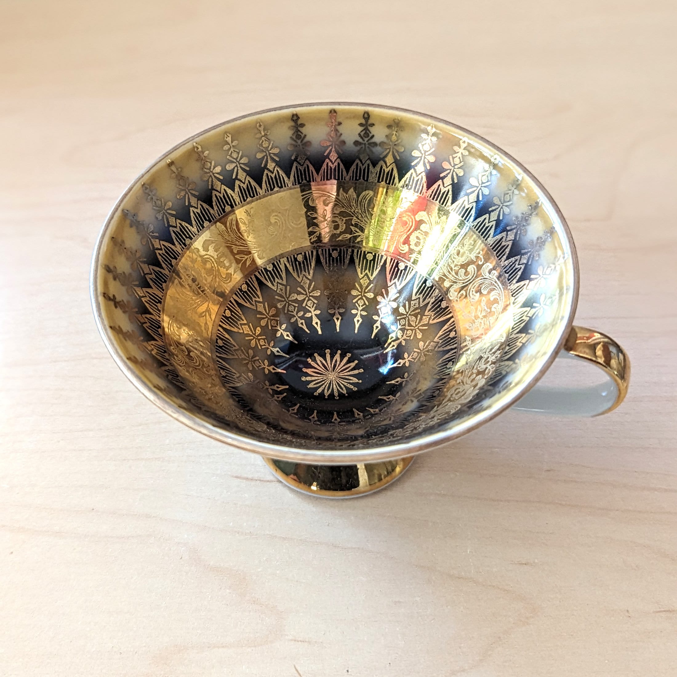 ドイツのバイエルン州骨董品の説明金の皿、特価！ ドイツのバイエルン州骨董品の説明金の皿、特価！