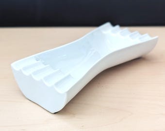 1970s Rosenthal Studio Line Ashtray, white porcelain, modernist bowtie shape