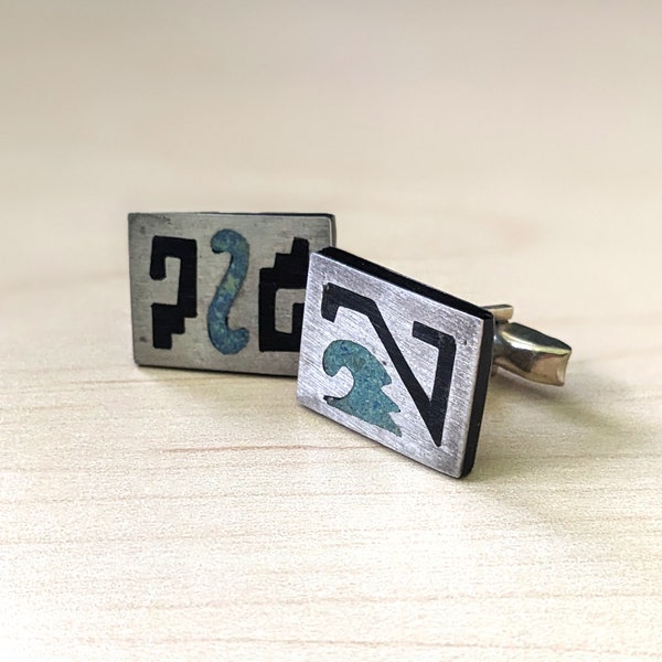 Mid century modern Piedra Negra sterling silver and inlaid stone cuff links, made in Mexico.