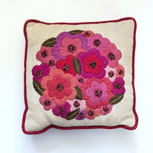 Rosa Blumen 1970er Jahre Handarbeit Handarbeit Kissen