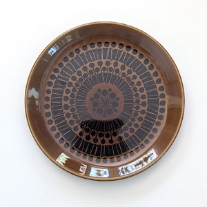 Plate, Biltons England, 1970s mod brown stoneware, 9.75 inch