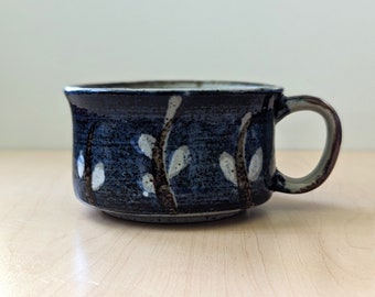 Blue Willow. Vintage 1970s stoneware soup mug.