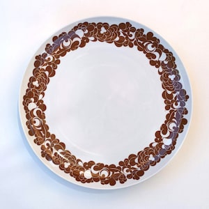 1970s vintage Rosenthal Studio Line Cordial Plus dinner plate. German mid century design.