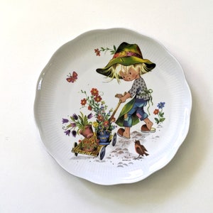 The Little Gardener, vintage German porcelain plate, Vohenstrauss Seltmann Bavaria.