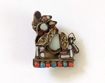 Vintage Tibetan or Nepali Foo dog pin.