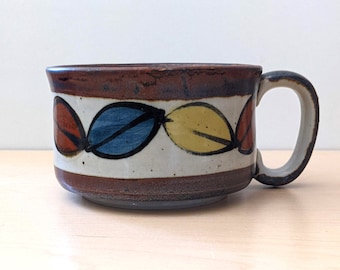 Leaves. Vintage 1970s stoneware soup mug.