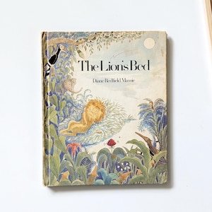 The Lion&#39;s Bed, 1974 vintage children&#39;s book, illustrated jungle animals, Weekly Reader edition