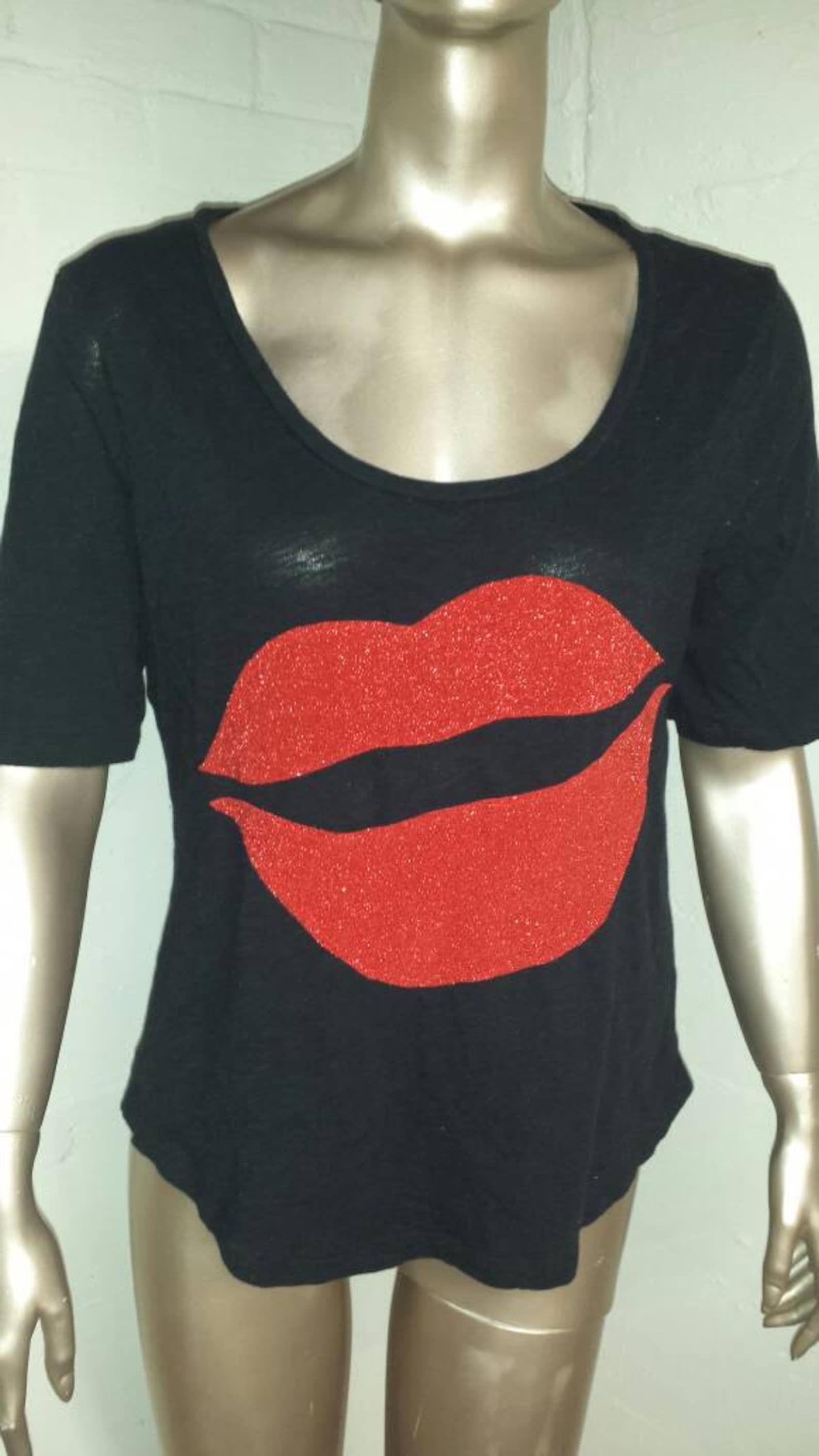 LIPS tshirt red lips graphic tee black top and red sparkle Etsy