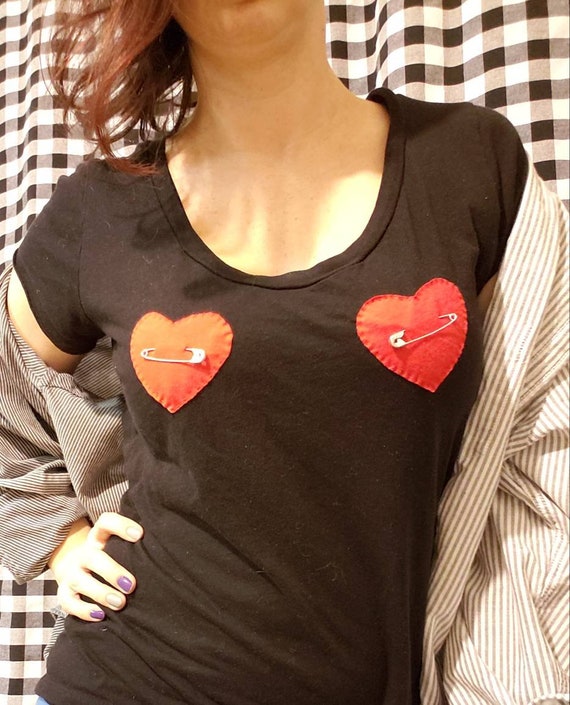black and red graphic tee womens
