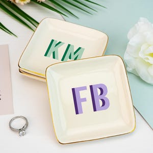Plato para joyería con monograma de sombra personalizado, plato para anillo con inicial personalizada, regalo para dama de honor, regalo para despedida de soltera, regalo de cumpleaños para mejor amiga