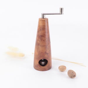 Nutmeg Mill 2.0 Rarity Camphor Burl