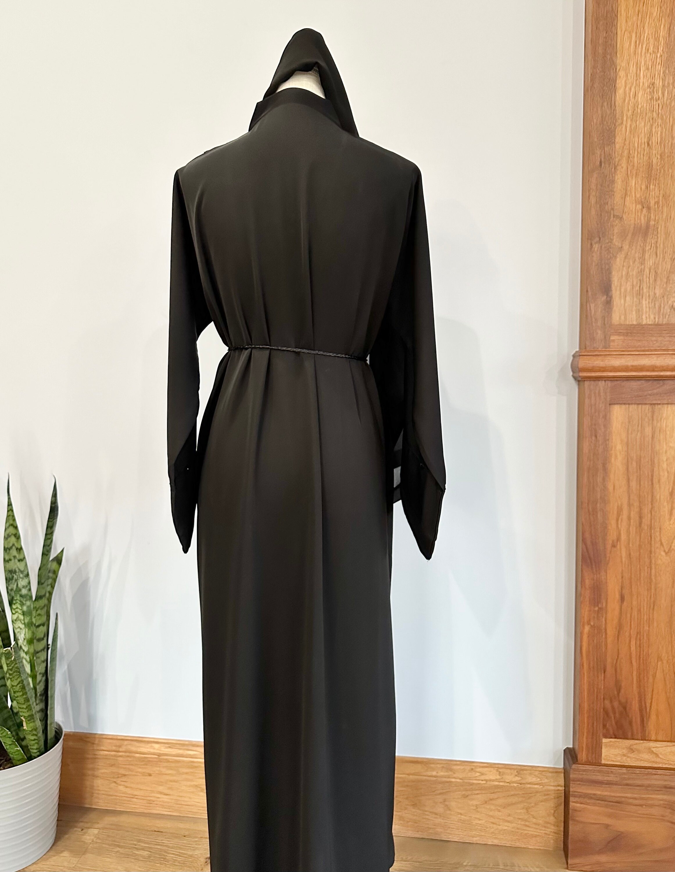 Black fringed open abaya with belt.