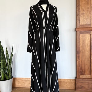 Black and white striped abaya clearance