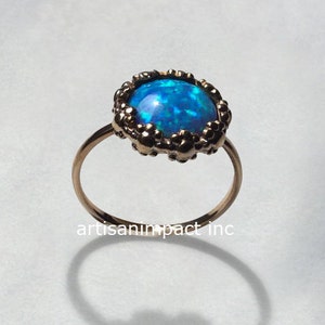 Anello opale d&#39;oro, Anello floreale, anello in oro semplice, anello delicato, anello delicato, anello boho, anello di fidanzamento, anello riempito d&#39;oro - L&#39;arcobaleno R2249