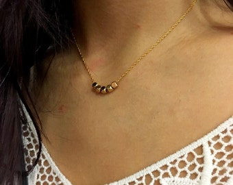 Collar de capas, regalo para ella, collar de gargantilla minimalista, collar delicado de 5 cuentas, collar trenzado, collar de gargantilla de oro - AFN 101G