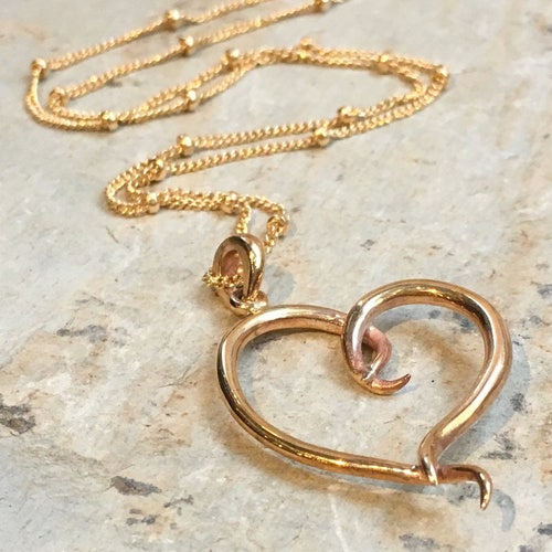 Silver Heart necklace, valentines necklace, simple heart pendant, Layering Necklace, casual necklace, Gift for mom, dainty shops heart - N2073Sl