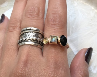 Anillo de piedra múltiple, anillo de madres, anillo de oro, anillo familiar, anillo relleno de oro, anillo de piedras de nacimiento, anillo personalizado - Top of the world R2613